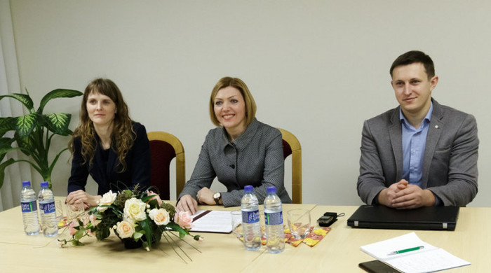 Iš kairės: kanclerė A. Jurkšaitienė, teismo pirmininkė L. Bajorinienė, teisėjo padėjėjas Mindaugas Radvila