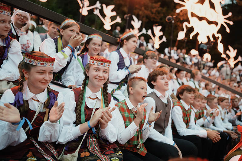 Moksleiviai 2024 m. Lietuvos dainų šventėje (Lietuvos nacionalinio kultūros centro nuotr (5) (1).jpg