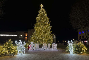 Miestas jau pasipuošė Kalėdoms