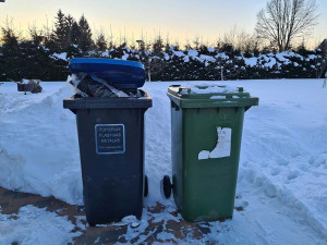 Bausmė stropiai rū&scaron;iuojantiems &ndash; perpildyti atliekų konteineriai