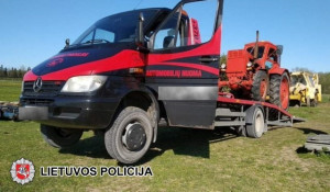 Policija konfiskavo nura&scaron;ytus traktorius