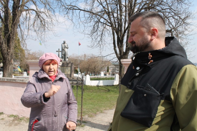 Bžezanų pensininkė mokytoja reikalauja, kad meras R. Bort­nikas kuo greičiau griautų paminklą sovietų kariui