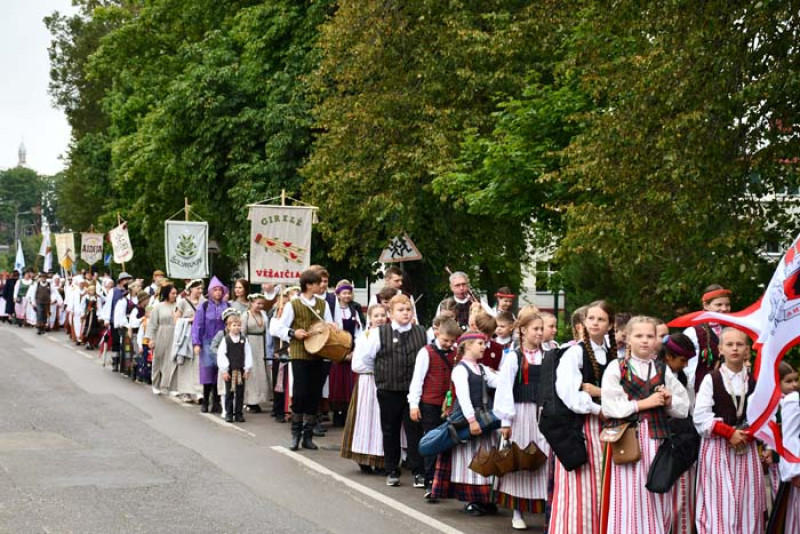 &bdquo;Čyru čyru, dūk pipirų&ldquo; &ndash; lietuvių liaudies dainos gyvos ir skamba plačiai