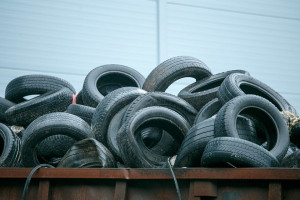 Kur dėti nebetinkamas naudoti padangas?