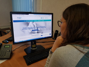 Nacionalinė platforma Pagalbasau.lt ir mobilioji emocinės savipagalbos programėlė „Pagalba sau“ ne tik padeda stebėti savo būseną, bet ir suteikia informacijos, kur kreiptis ar nukreipti kitą, prireikus pagalbos Linos JOKUBAUSKAITĖS nuotr.