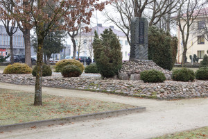 Paminklą lakūnams skvere pakeis neįvardytas monumentas