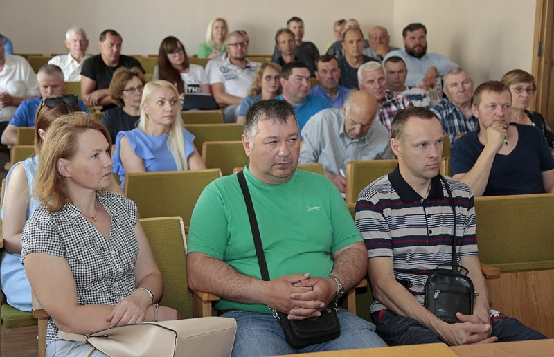 Tobulėti, mokytis ir konsultuotis su savo sričių profesionalais ūkininkai, miškininkai bei kaimo vietovėse veikiančios įmonės gali pretenduodami į „Paramą pasinaudoti konsultavimo paslaugomis“