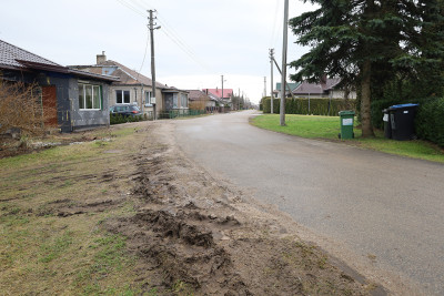 Šaligatvių nėra ir jie artimiausiu metu neatsiras