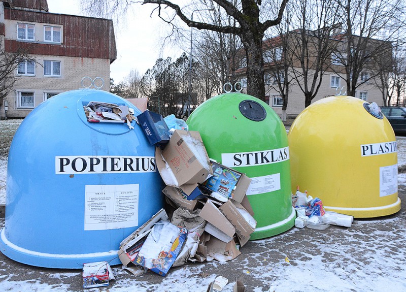 Atliekų  surinkėjai  pamiršo savo  pareigas