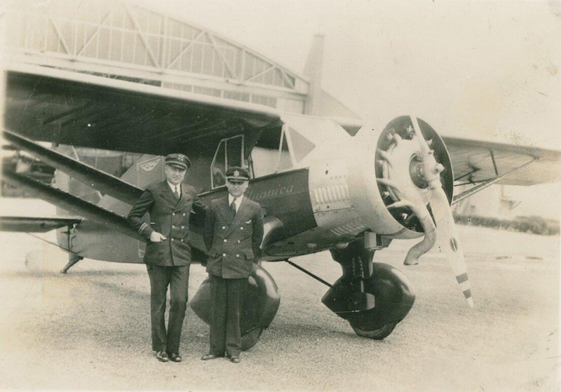 Darius ir Girėnas prie „Lituanicos“. 1933 m. Čikaga Vytauto Didžiojo karo muziejaus nuotr.