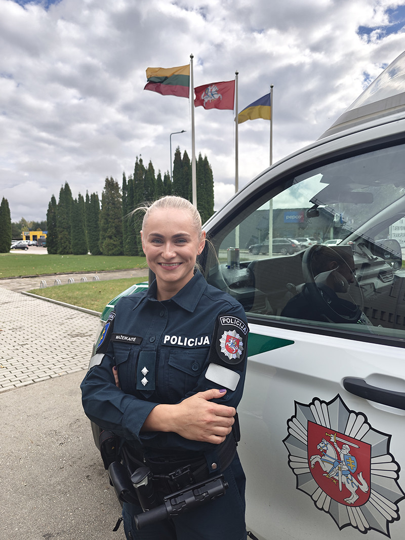 Pajūrio  gimnaziją  baigusias  pareigūnes   sujungė  pa&scaron;aukimas
