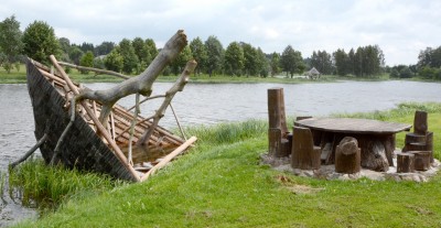 Škvalas vertė medžius, plėšė laidus