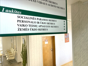 Projektų lė&scaron;os nusėda ir valdininkų ki&scaron;enėse