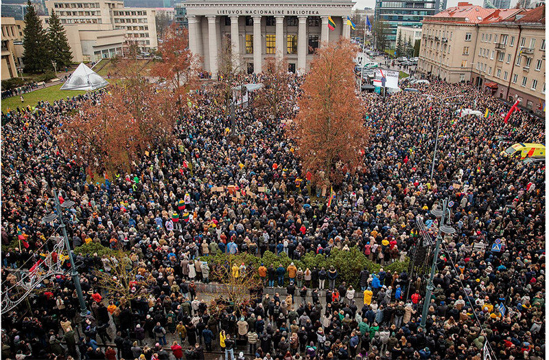 Protestas &bdquo;&Scaron;ALIN RANKAS!&ldquo; grįžta: pažadinta pilietinė savigarba negali būti taip lengvai užmigdyta