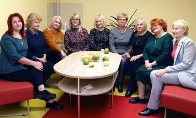 Z. Masteikienė (pirma iš dešinės) su kolegėmis lituanistėmis