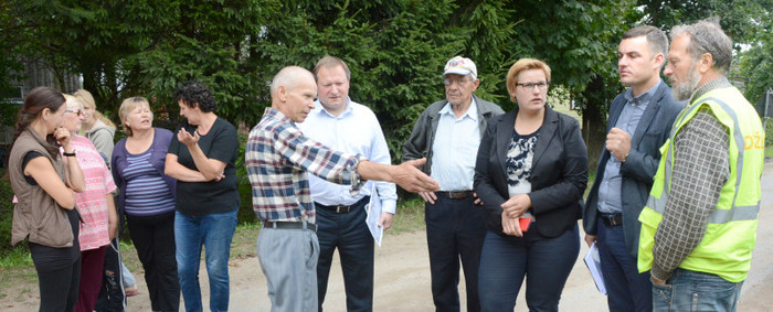 Susirinkę laukuviškiai stebėjosi keistu projektu