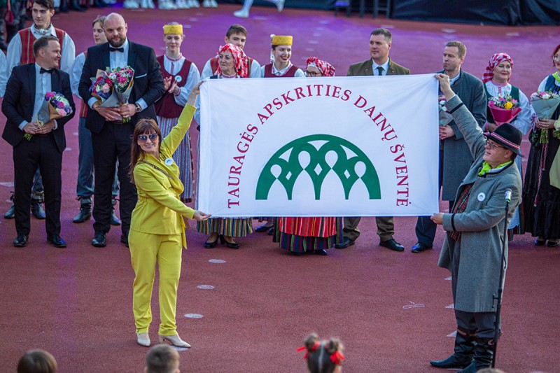Tauragės miesto gimtadienyje vieningai suskambėjo apskrities Dainų šventė