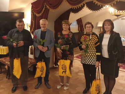 „Aukso vainike“ dalyvavo šilališkiai (iš kairės) A. Pocius, A. Maulius, Regina Viršilienė, B. Girkontienė, Lina Šimkūnienė