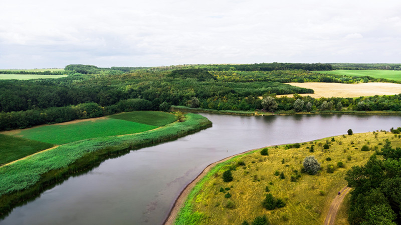 Aplinkos ir Žemės ūkio ministerijos tarpusavyje suderino vandens apsaugos juostų ir zonų dydžių pakeitimą, šioje srityje suvienodinti europiniai ir nacionaliniai reikalavimai Nuotr. iš Freepik.com
