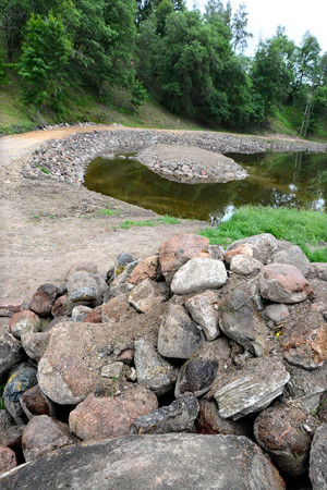 Piliakalnis tvirtinamas paminklais