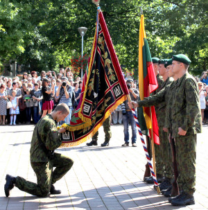 Kariai prisiekė ginti Tėvynę