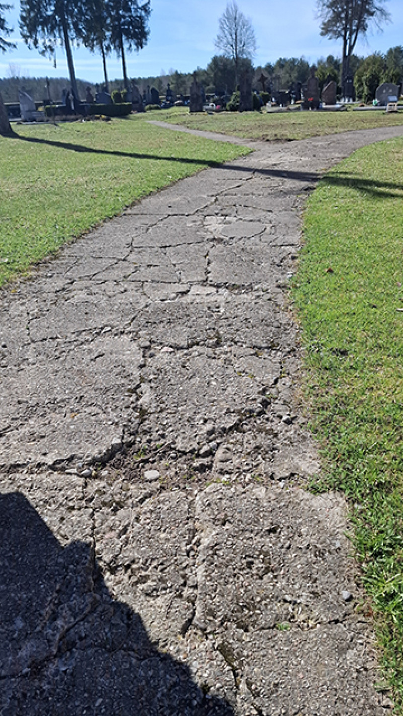 Didkiemio takas į kapines – kliūčių ruožas