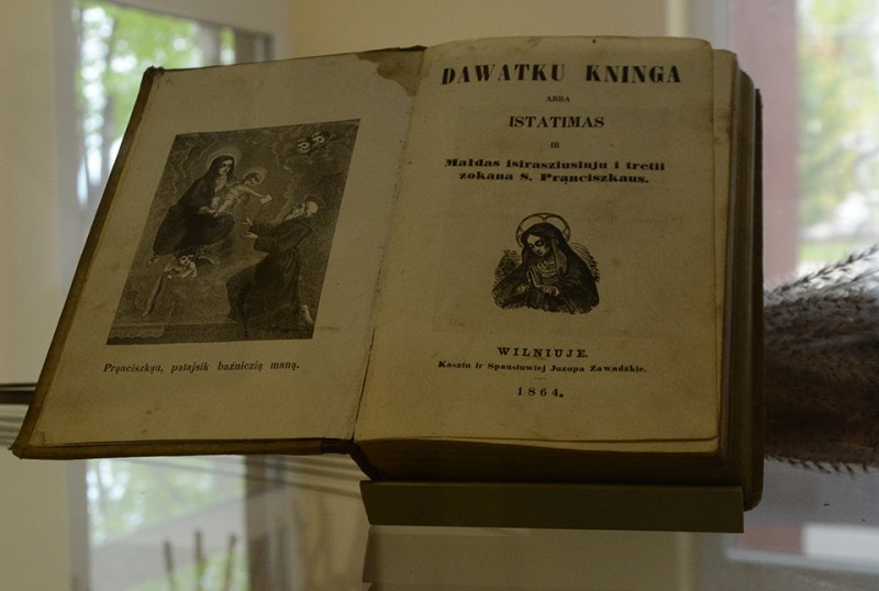 Prakalbinkim senas knygas