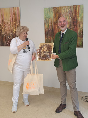 Pristatyti dvarų virtuves  dr. M. Dara&scaron;kevičių pakvietė Bijotų dvaro festivalio organizatorė Rima Latožienė